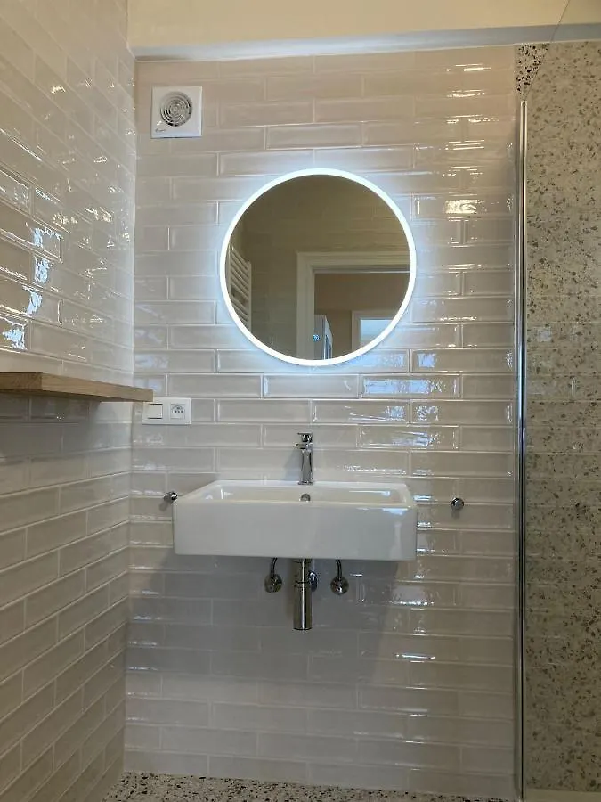Seaview Apartment For 2 In Ostend